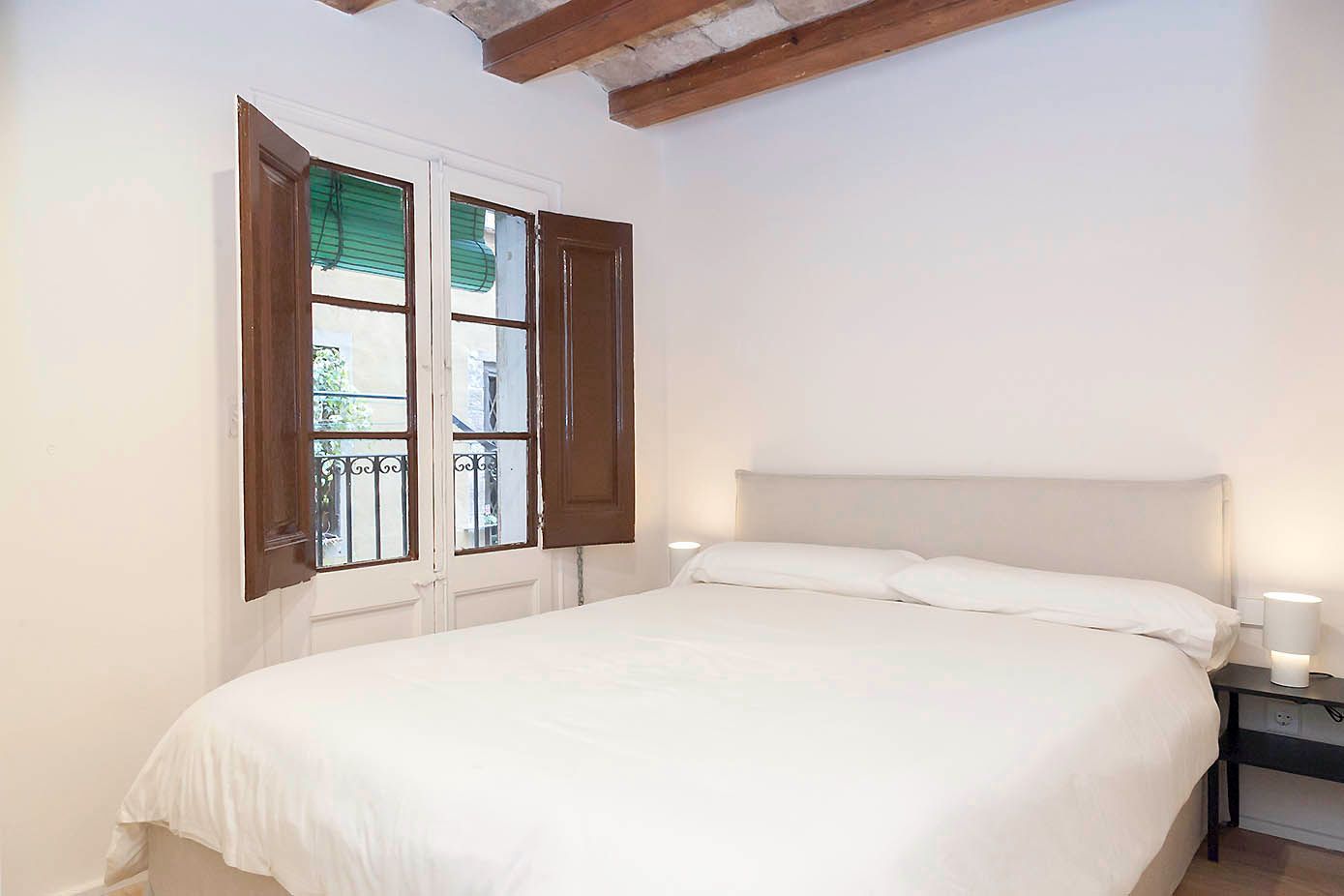 Bedroom of Flat to rent in  Barcelona Capital  with Air Conditioner, Heating and Parquet flooring