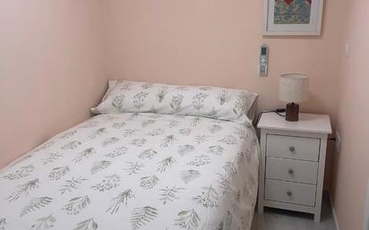 Dormitori de Apartament de lloguer en  Sevilla Capital amb Aire condicionat, Moblat i Rentadora