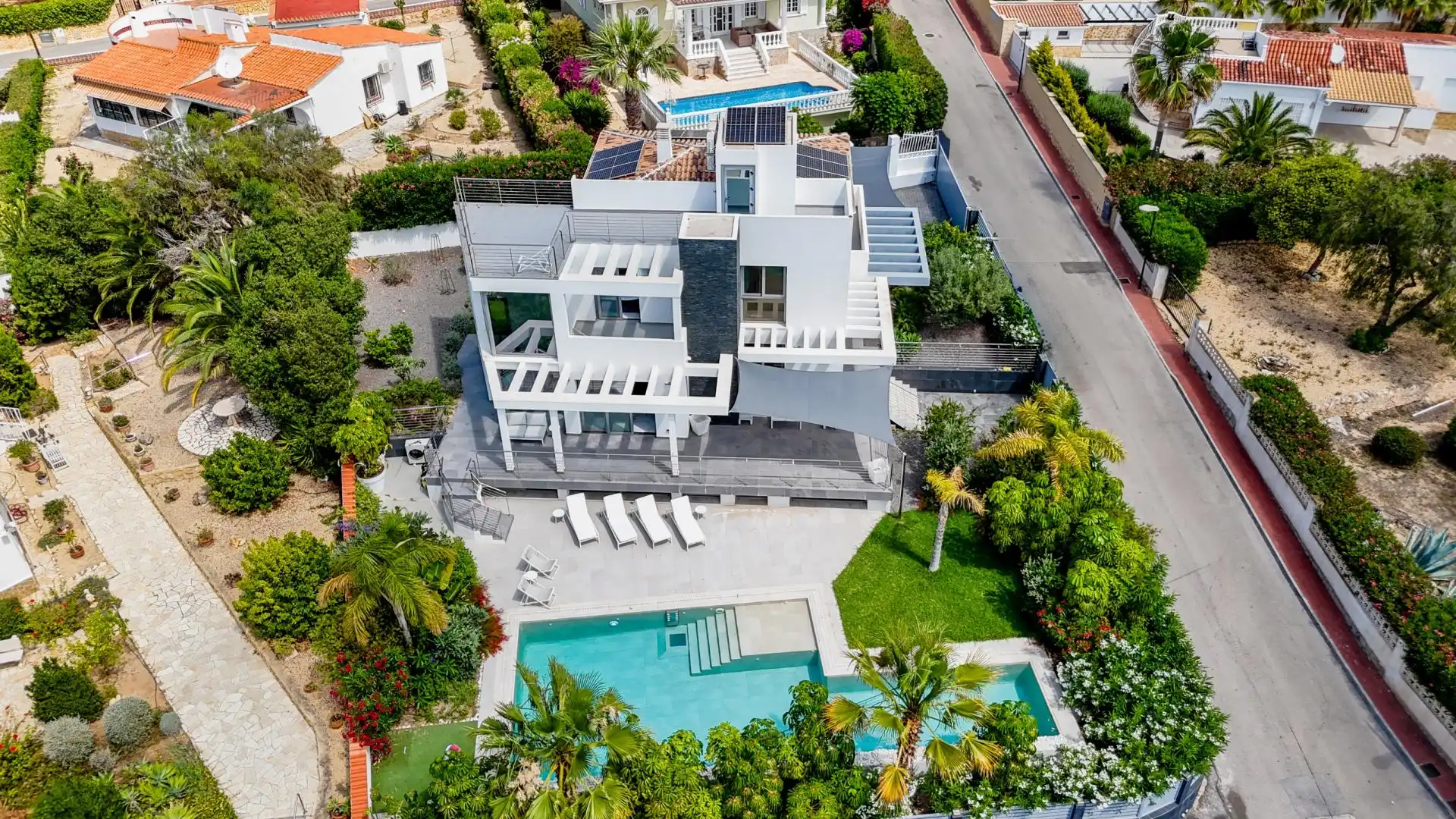 Vista exterior de Casa o chalet en venta en La Nucia con Aire acondicionado, Jardín privado y Terraza