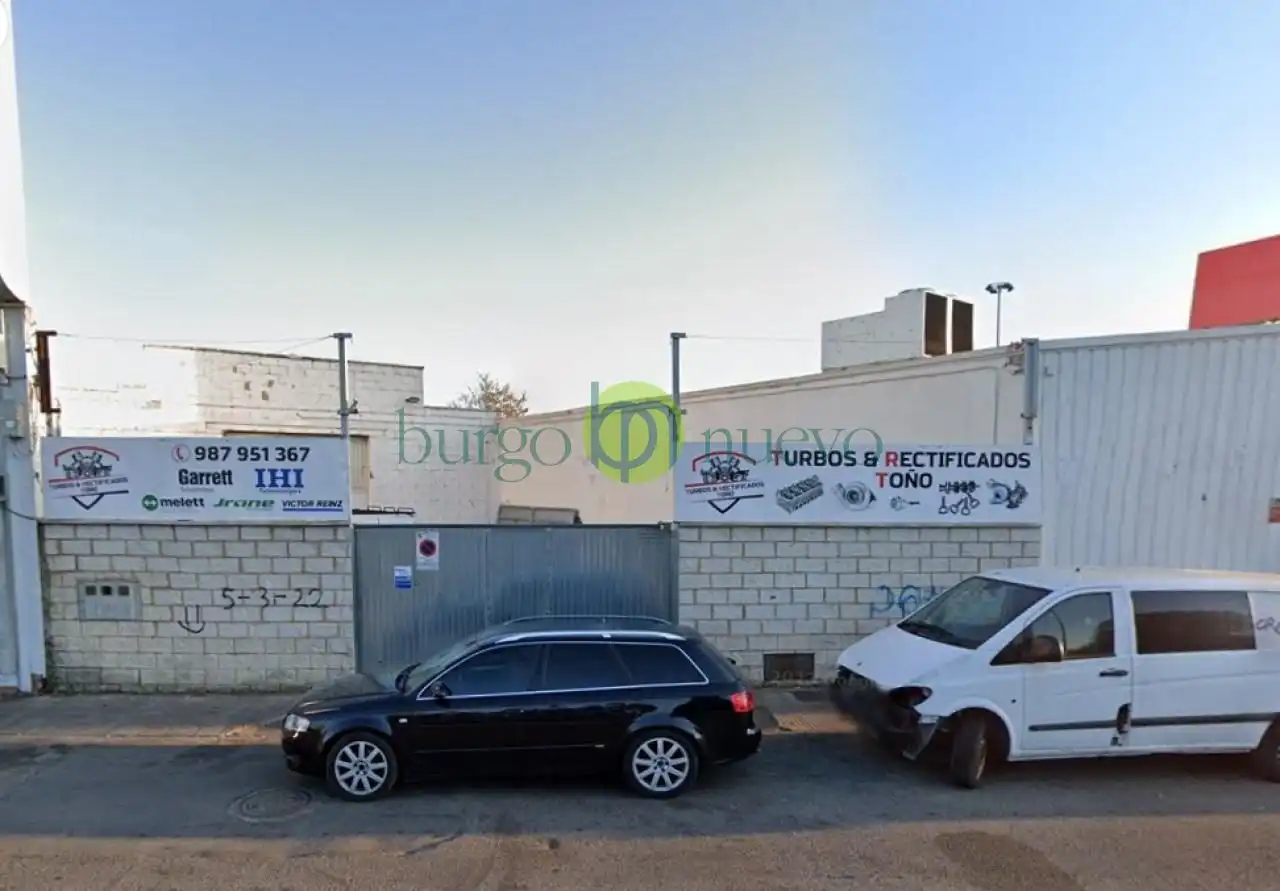 Nave industrial in vendita a Calle Av. Portugal 18 24009 Leon