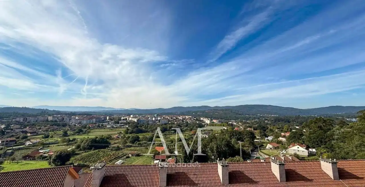 Casa o xalet en venda en Ponteareas amb Calefacció, Jardí privat i Terrassa