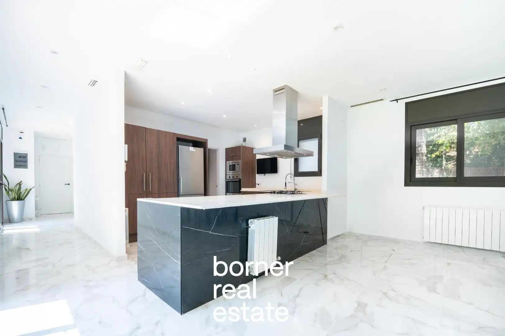Cocina de Casa o chalet en venta en Sant Cugat del Vallès con Aire acondicionado, Calefacción y Jardín privado