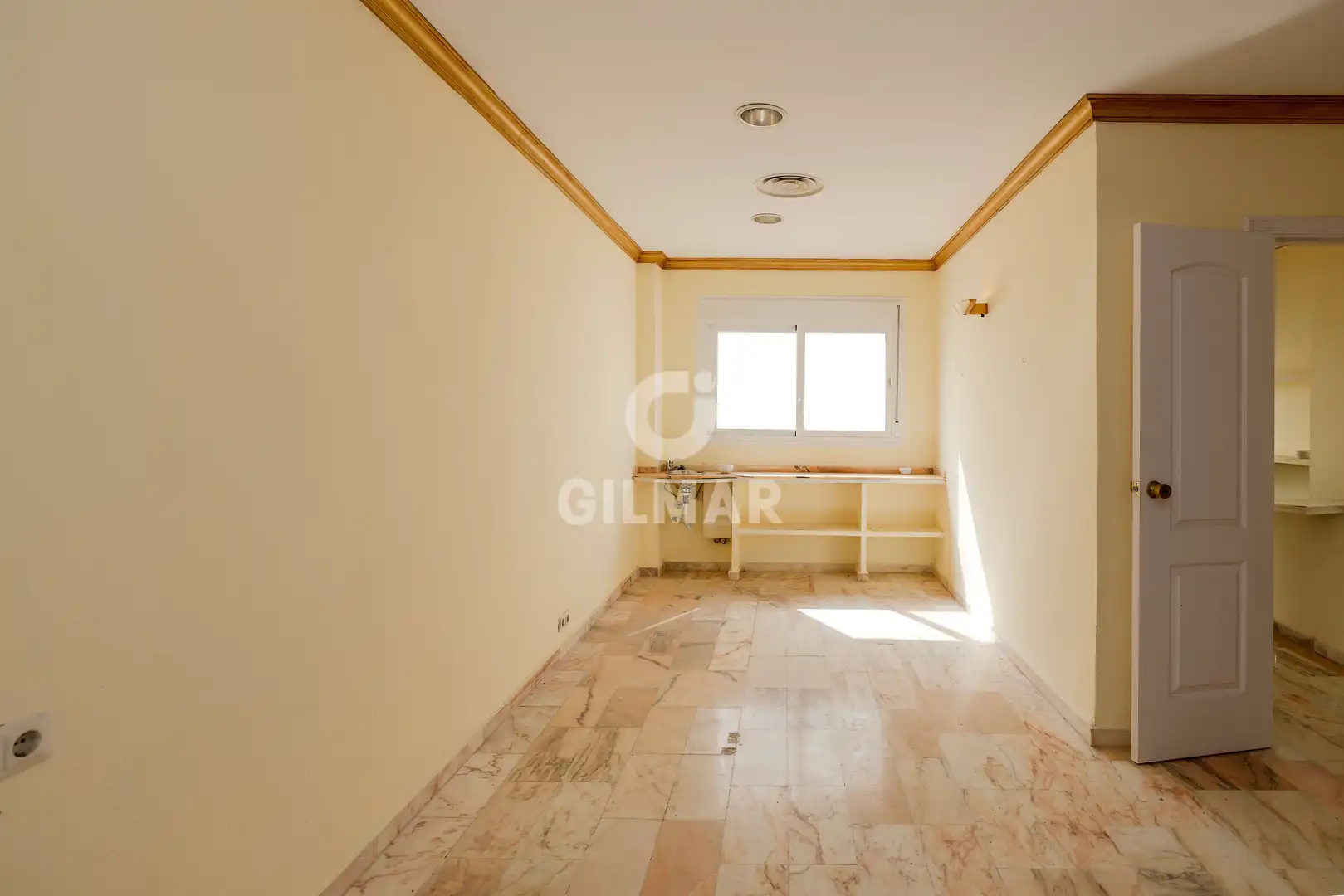Local en venta en Marbella con Calefacción