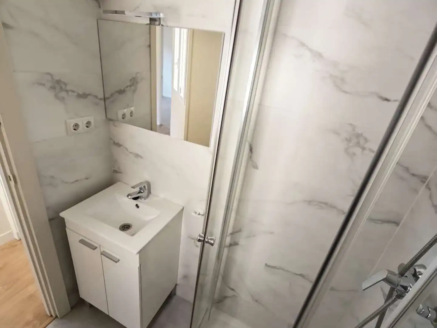 Badezimmer von Wohnung zur Miete in Murcia mit Klimaanlage, Heizung und Waschmaschine