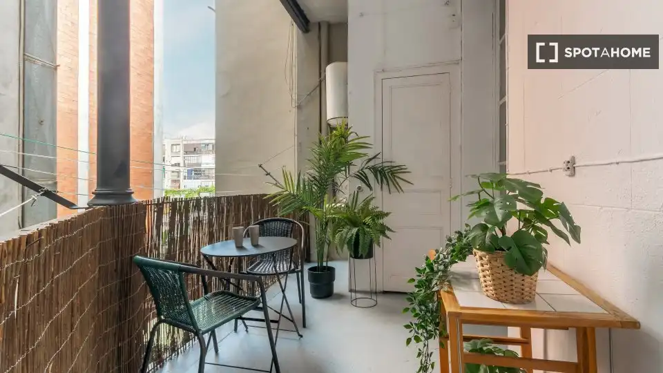 Balcony of Flat for share in Barcelona  with Air Conditioner, Heating and Furnished