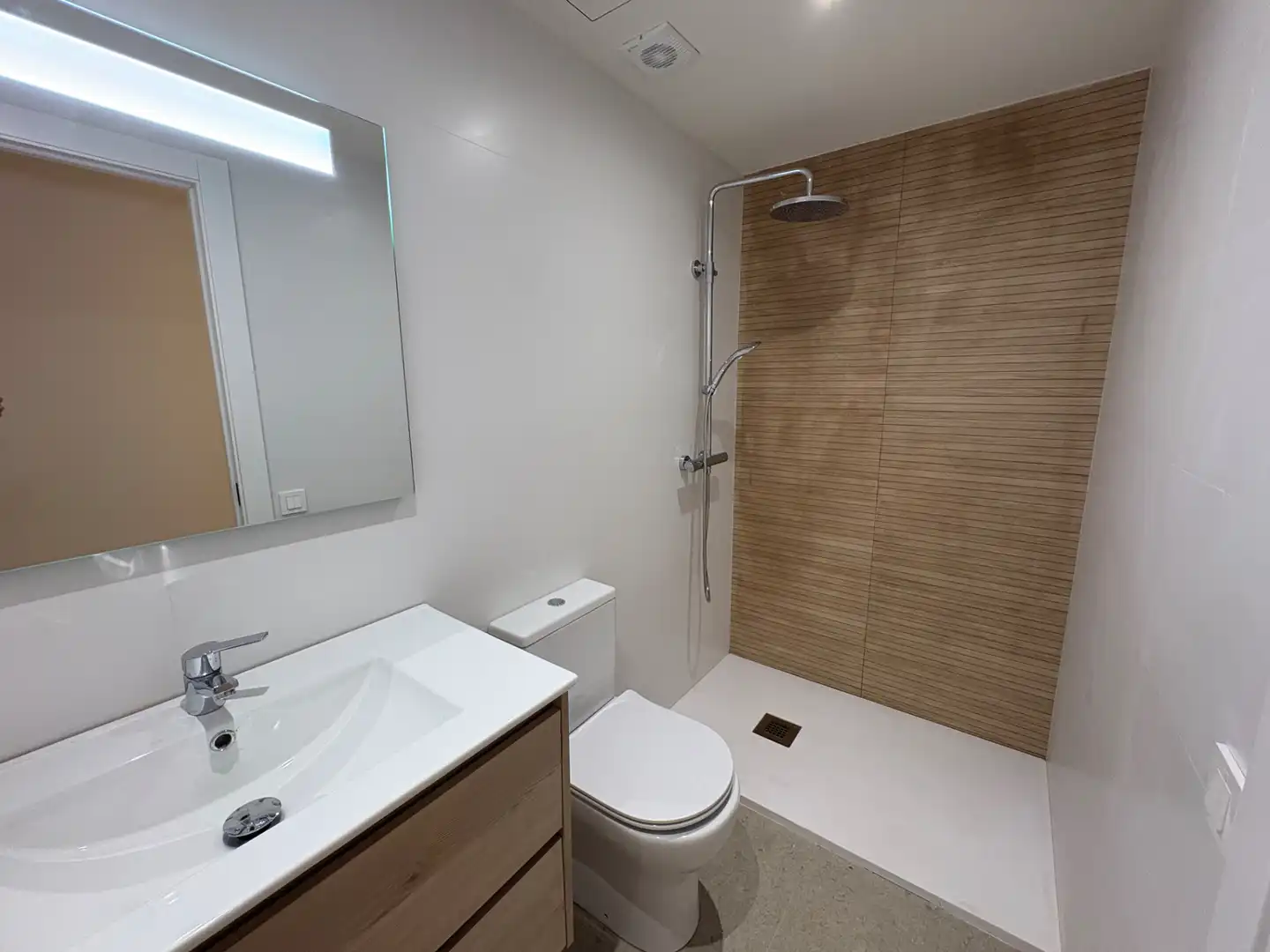 Baño de Piso en venta en Sabadell con Aire acondicionado, Calefacción y Parquet