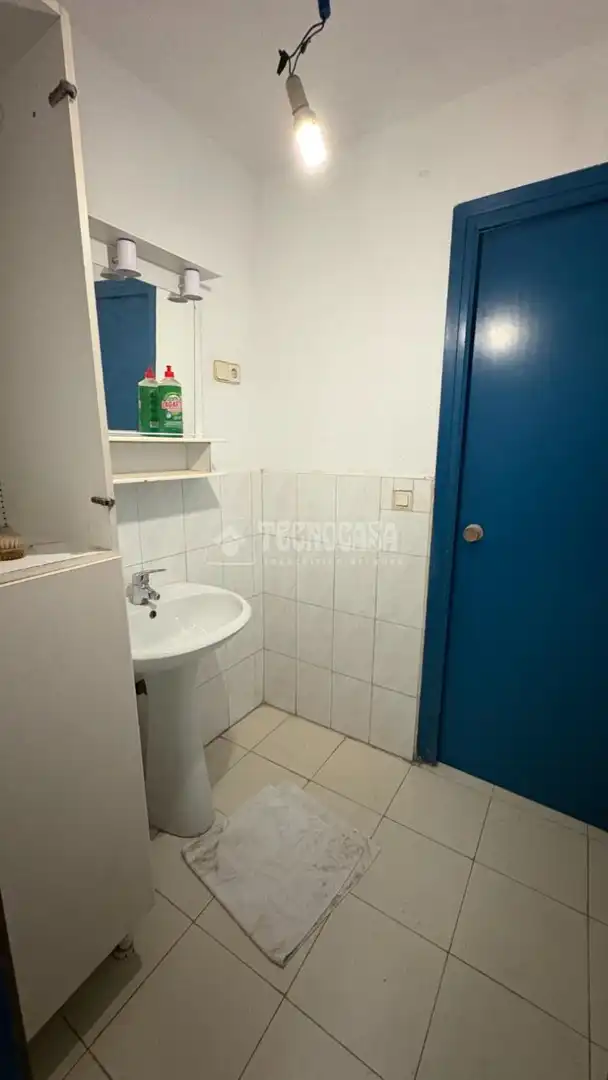 Baño de Local en venta en Alcalá de Henares con Aire acondicionado