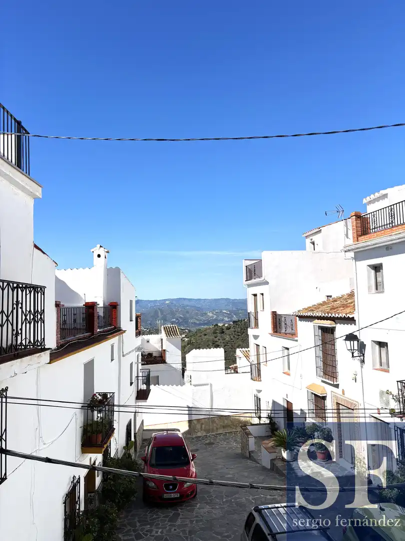 Außenansicht von Einfamilien-Reihenhaus zum Verkauf in Canillas de Aceituno