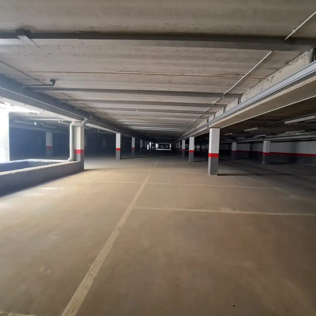Einzelparkplatz mit Aufzug zum Verkauf in Avinguda Joan Calot 12, imagen 3