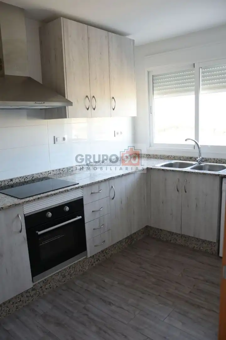 Cocina de Casa adosada en venta en Requena con Terraza y Trastero