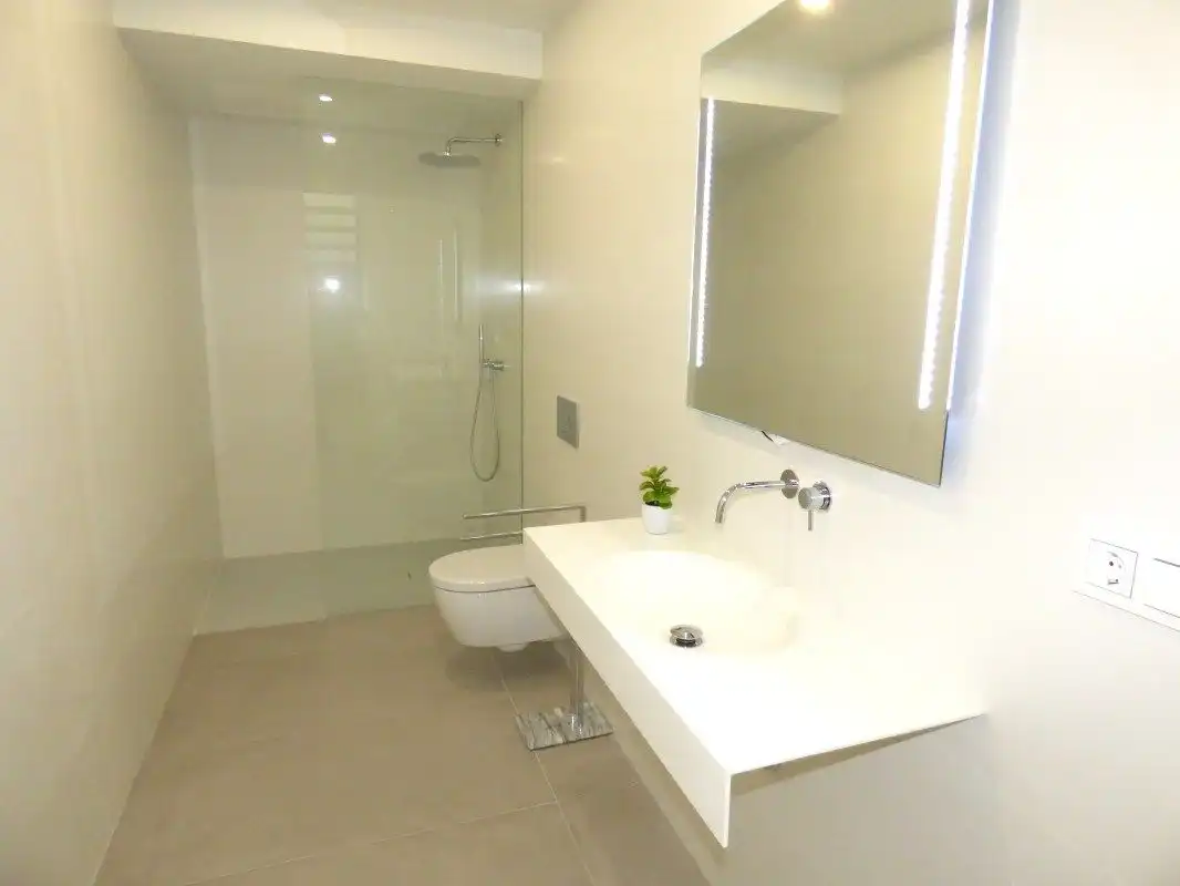Villa con piscina in vendita a Golf Bahía, imagen 26