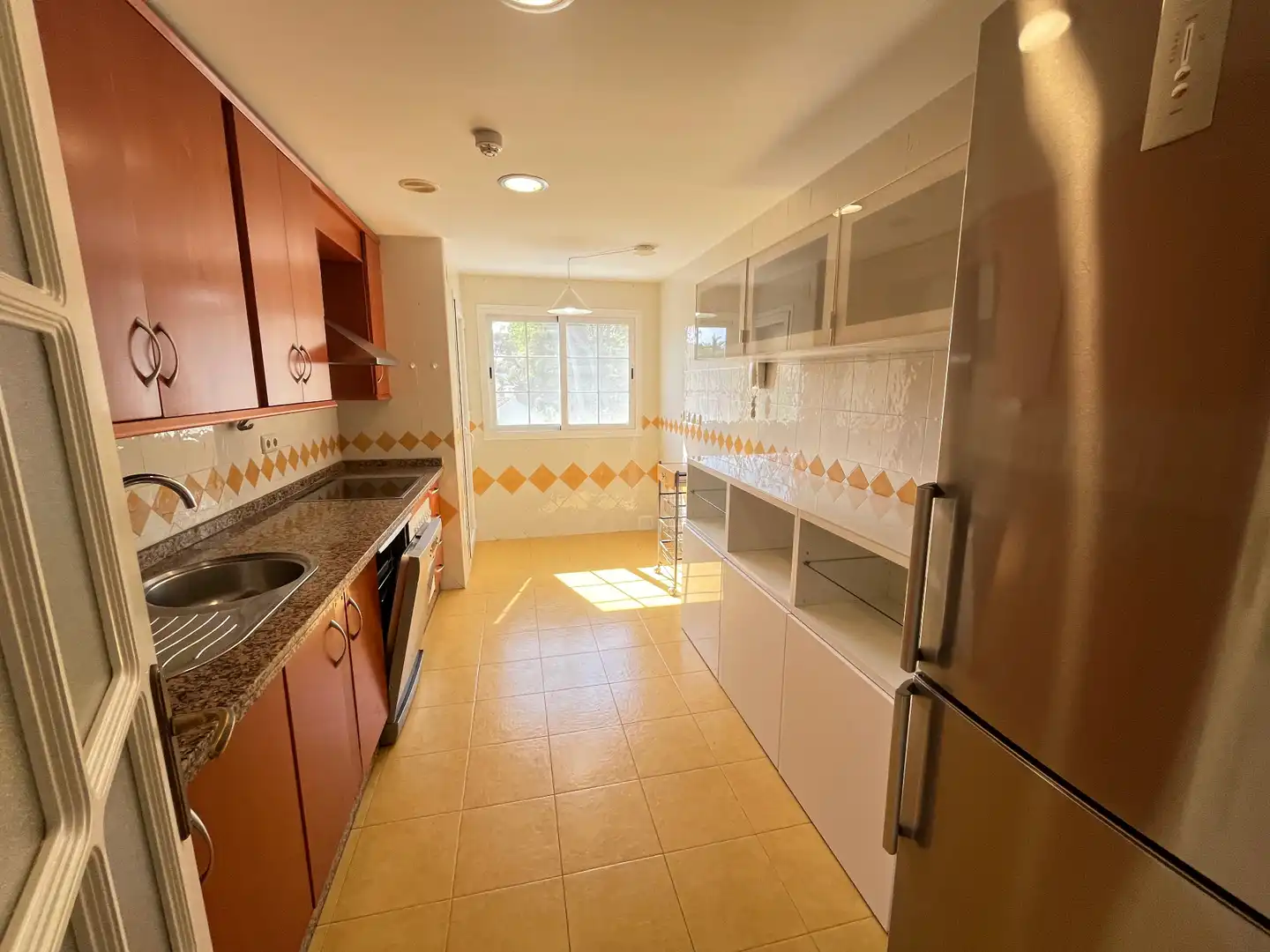 Cocina de Ático de alquiler en Marbella con Aire acondicionado, Calefacción y Terraza