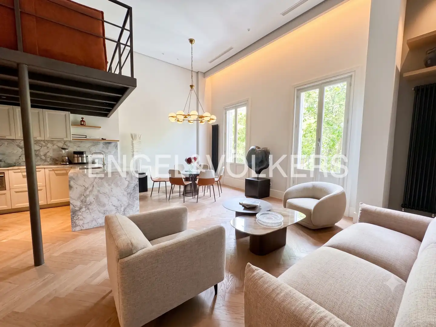 Living room of Flat for sale in Madrid  with Air Conditioner, Heating and Storage room