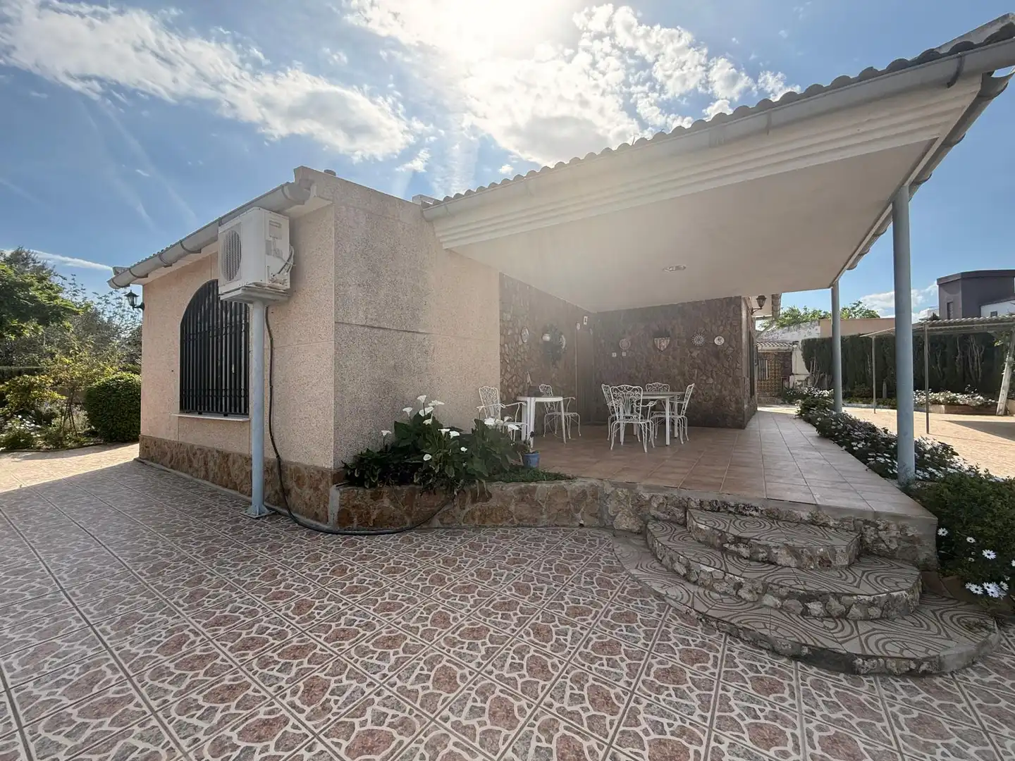 Detached house with pool for sale in Montserrat, imagen 2