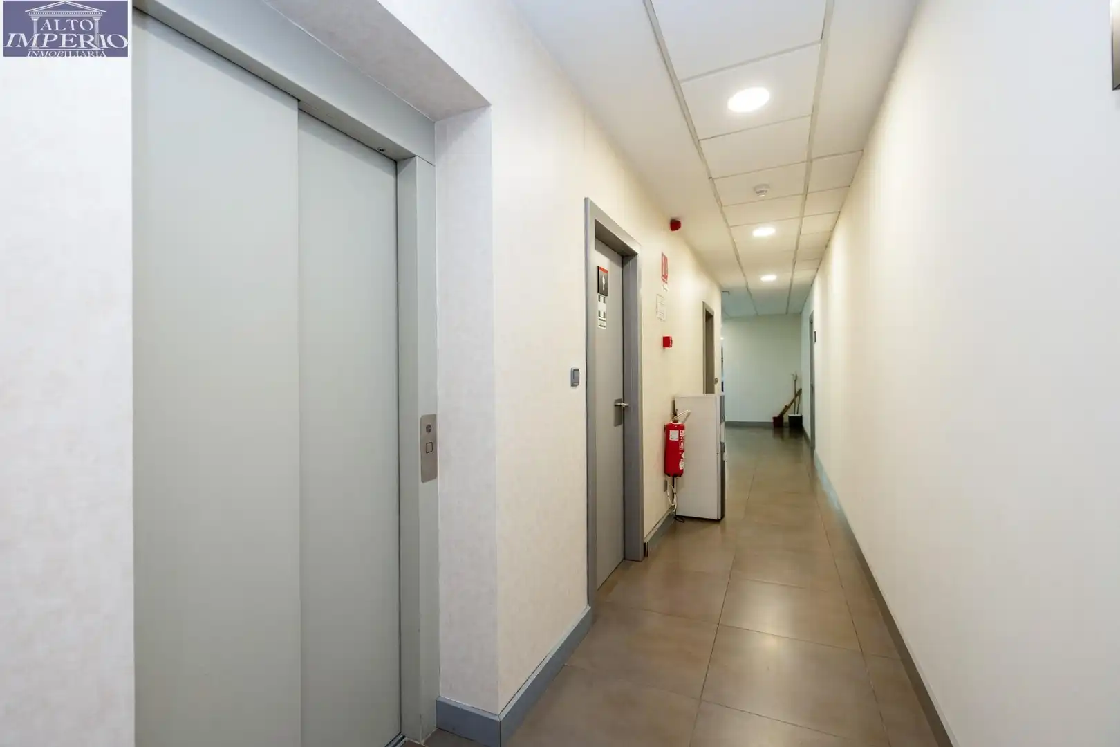 Inmuebles singulares con ascensor en venta en Peligros, imagen 53