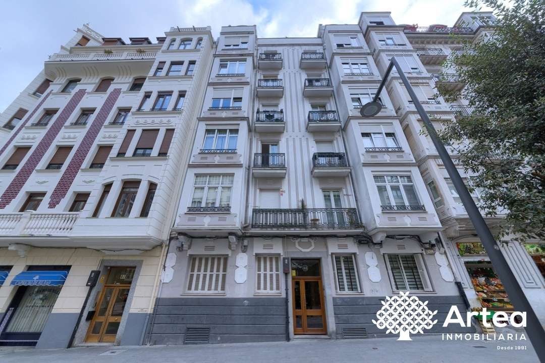 Exterior view of Flat for sale in Bilbao   with Heating, Private garden and Alarm