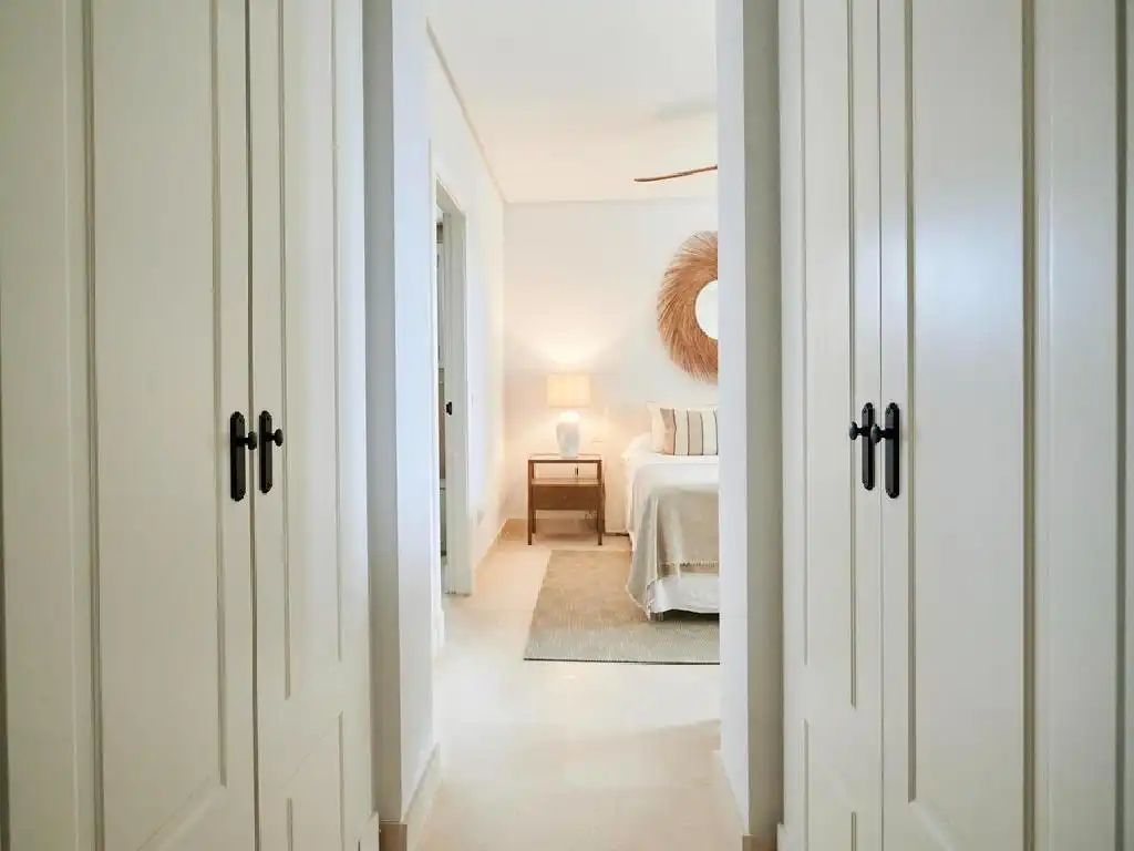 Habitación de Apartamento en venta en Marbella con Aire acondicionado, Jardín privado y Terraza