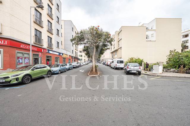 Piso en Alquiler en Calle Alcalde Antonio Rodríguez Uribe en Arucas Casco