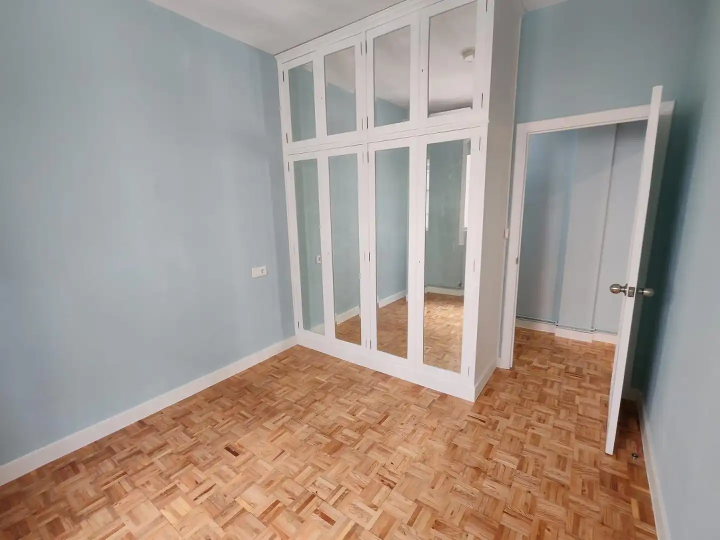 Habitación de Piso de alquiler en Vigo  con Calefacción y Balcón