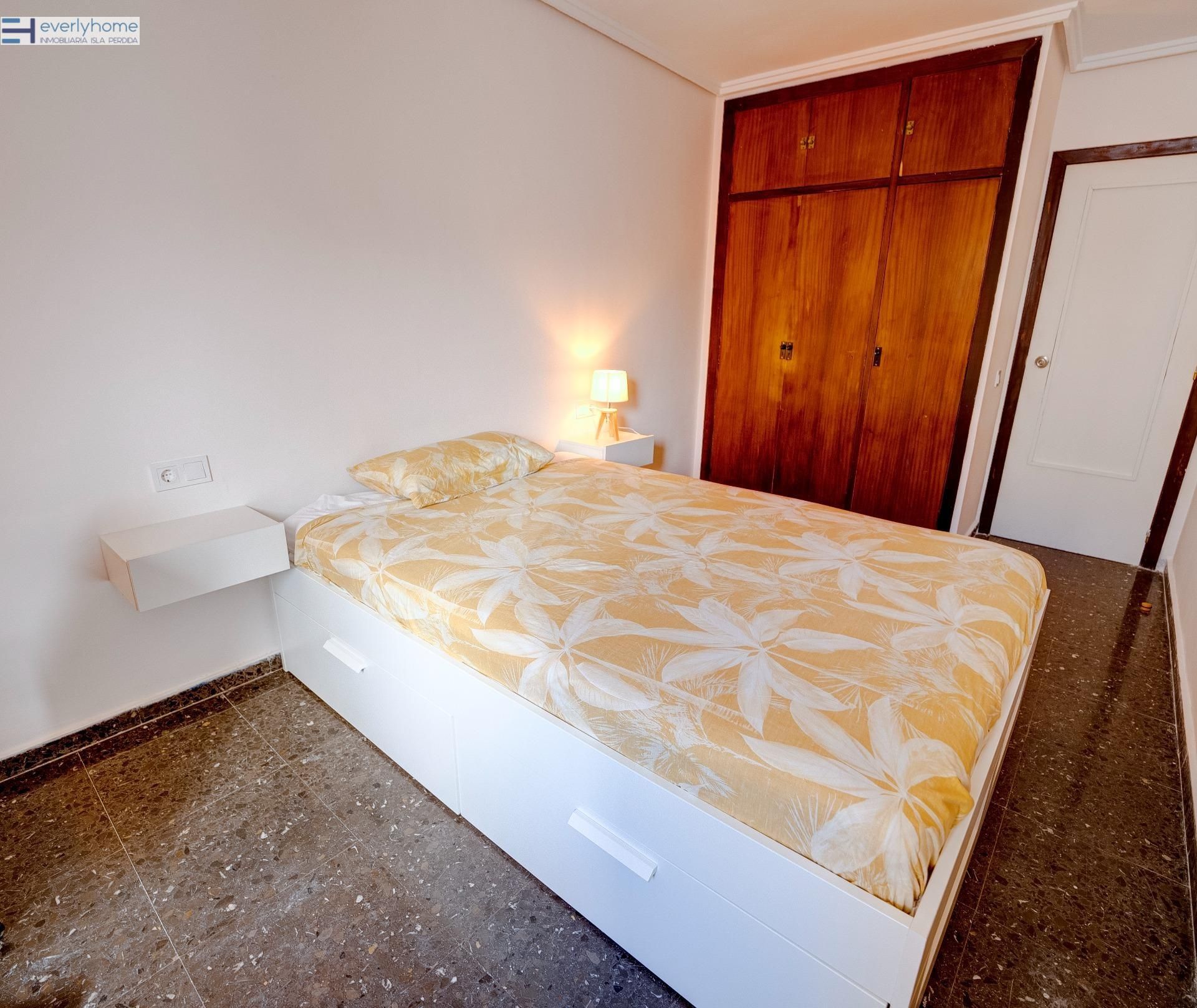 Dormitori de Pis per a compartir en  Valencia Capital amb Terrassa, Moblat i Balcó