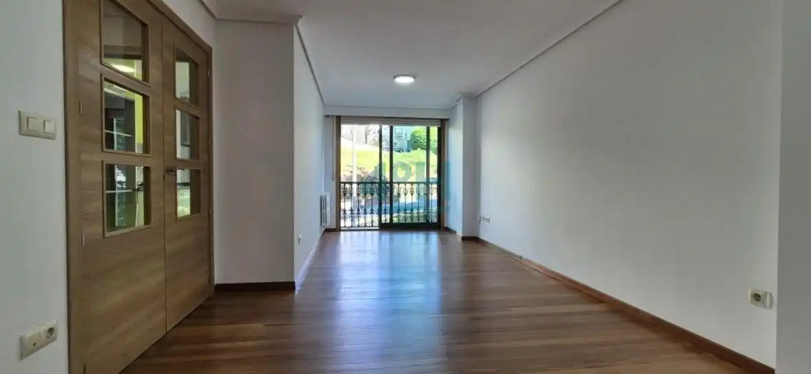 Sala de estar de Piso de alquiler en Ourense Capital  con Calefacción, Parquet y Trastero