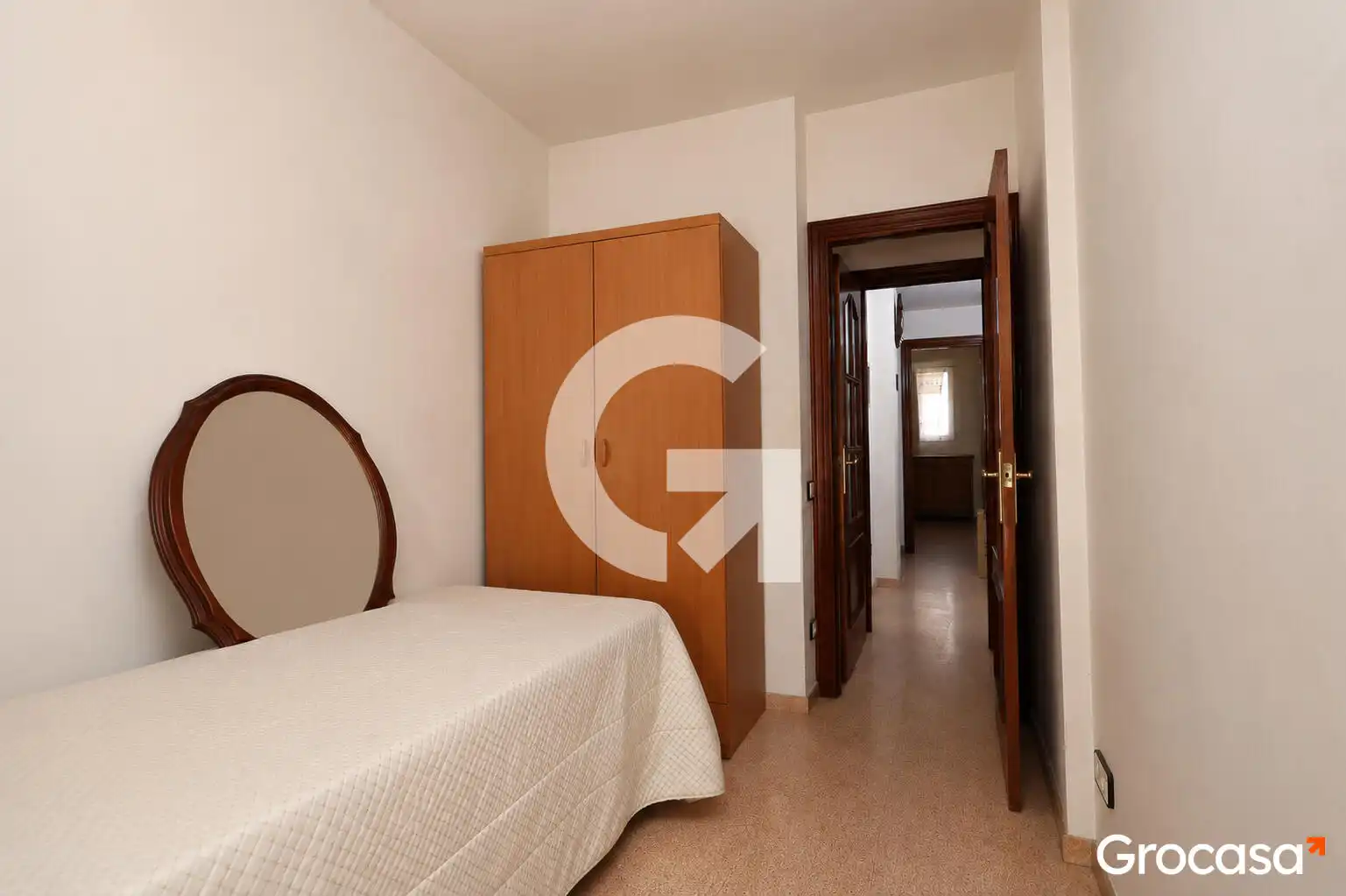 Dormitori de Pis en venda en L'Hospitalet de Llobregat amb Terrassa, Forn i Balcó