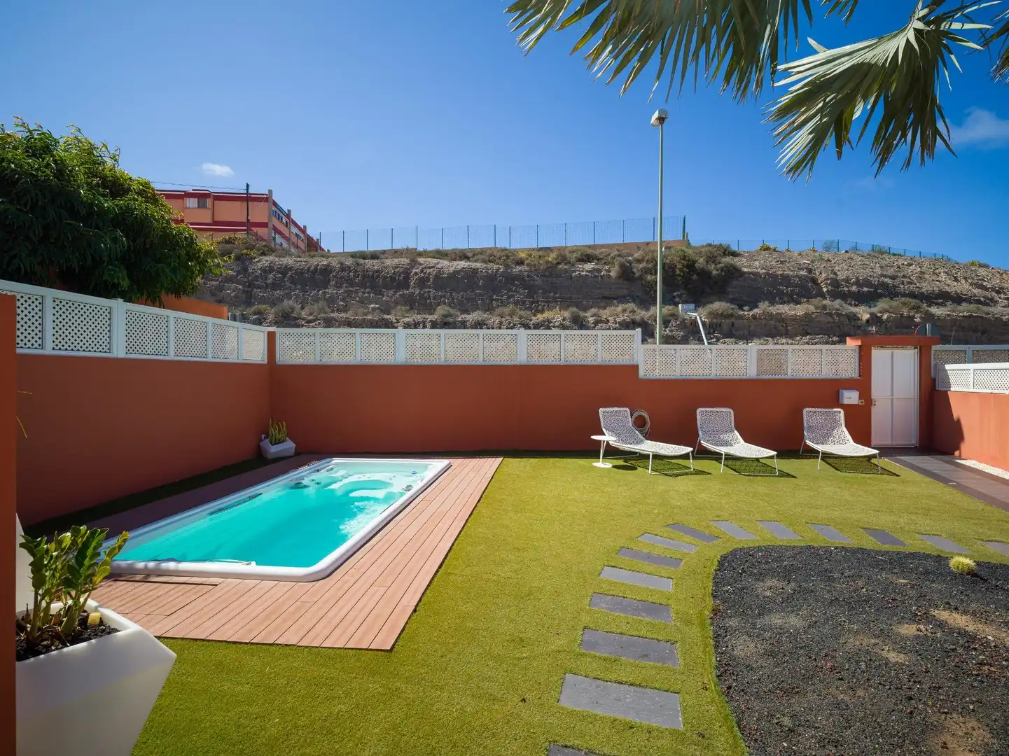 Piscina de Casa adosada en venda en Las Palmas de Gran Canaria amb Jardí privat, Terrassa i Traster