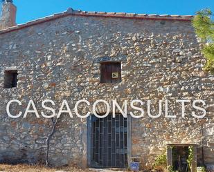 Vista exterior de Finca rústica en venda en Benlloch amb Traster