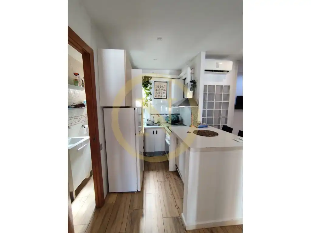 Piso en venta en Carrer de Pujós, Collblanc