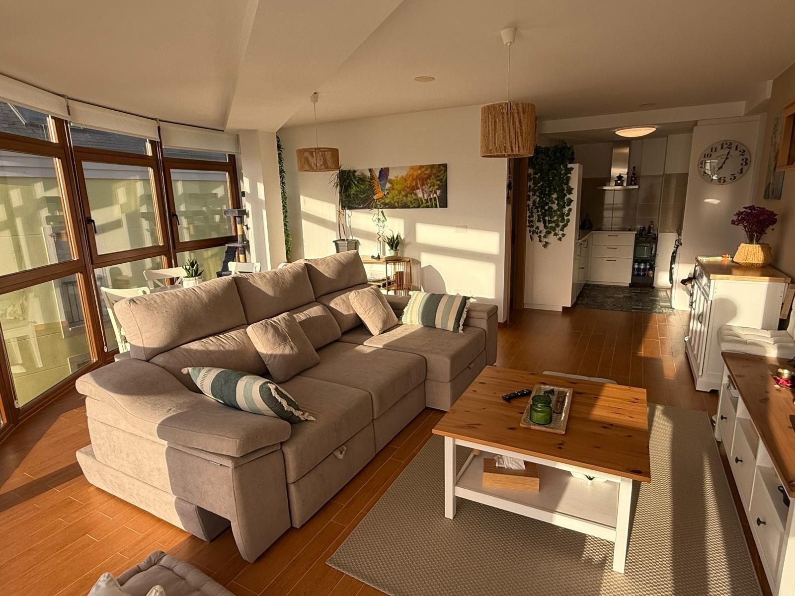 Sala d'estar de Apartament en venda en Malpica de Bergantiños amb Jardí privat