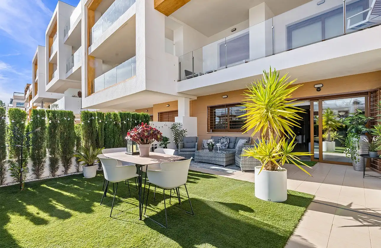 Terrassa de Apartament en venda en Orihuela amb Aire condicionat, Calefacció i Jardí privat