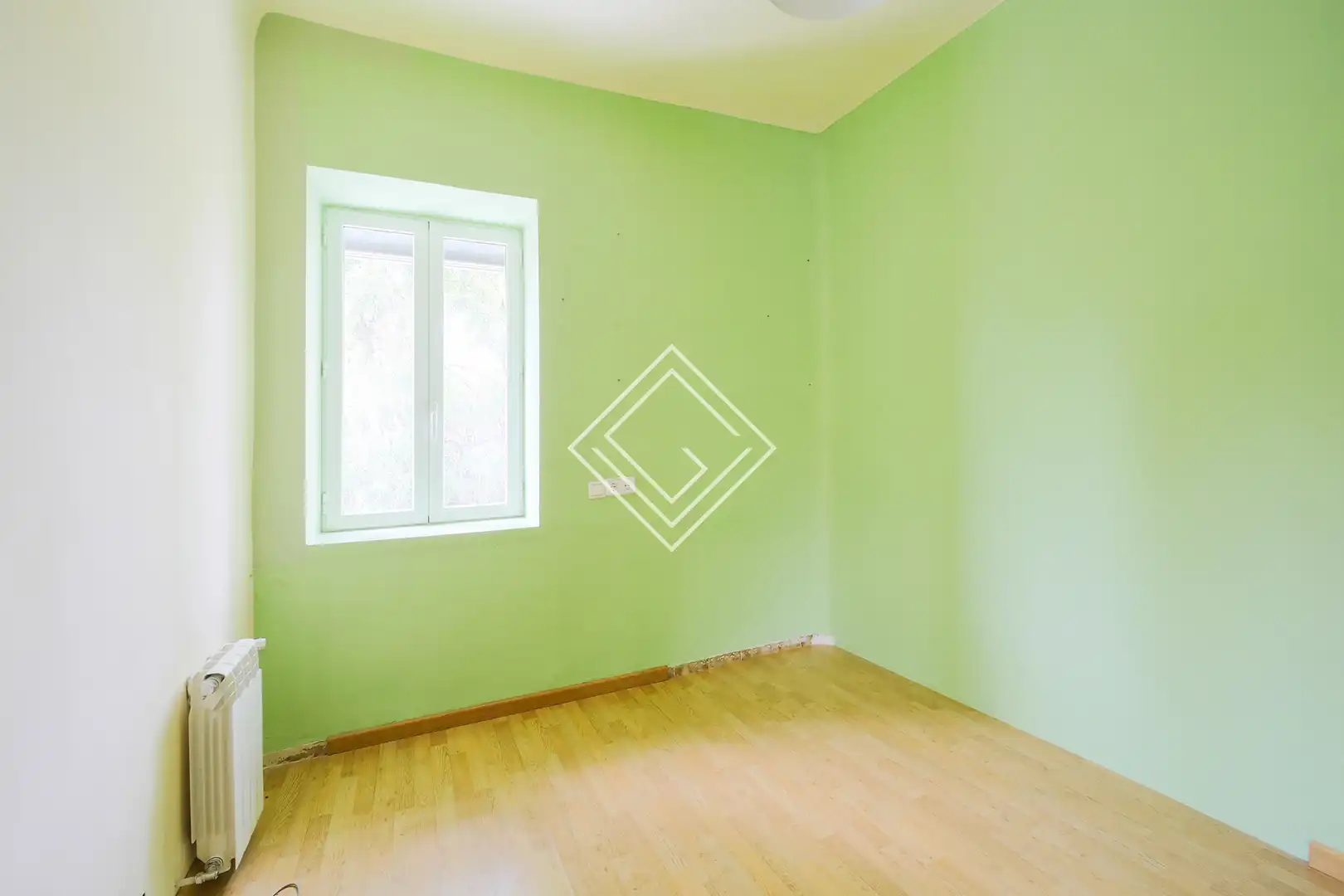 Schlafzimmer von Einfamilien-Reihenhaus zum Verkauf in Madrid mit Klimaanlage, Heizung und Privatgarten