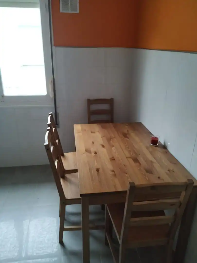 Esszimmer von Wohnung zur Miete in Avilés mit Heizung, Parkett und Abstellraum