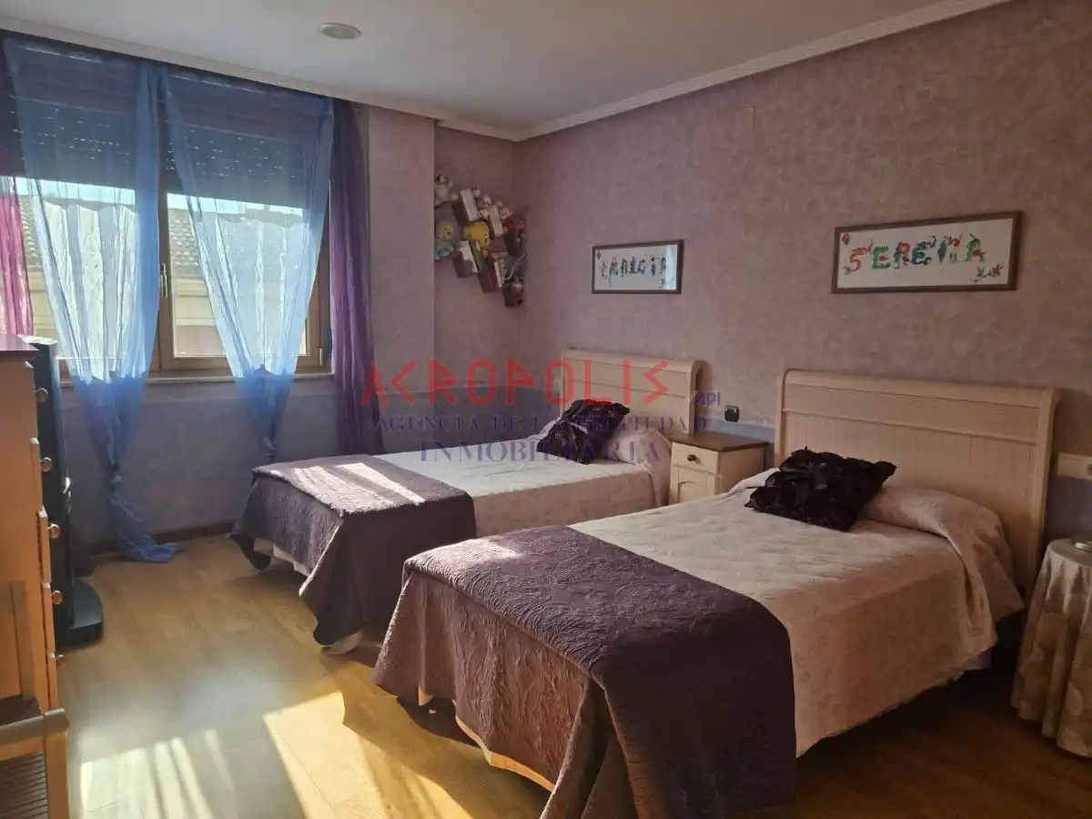 Bedroom of Houses for sale in Onzonilla  with Heating, Terrace and Storage room
