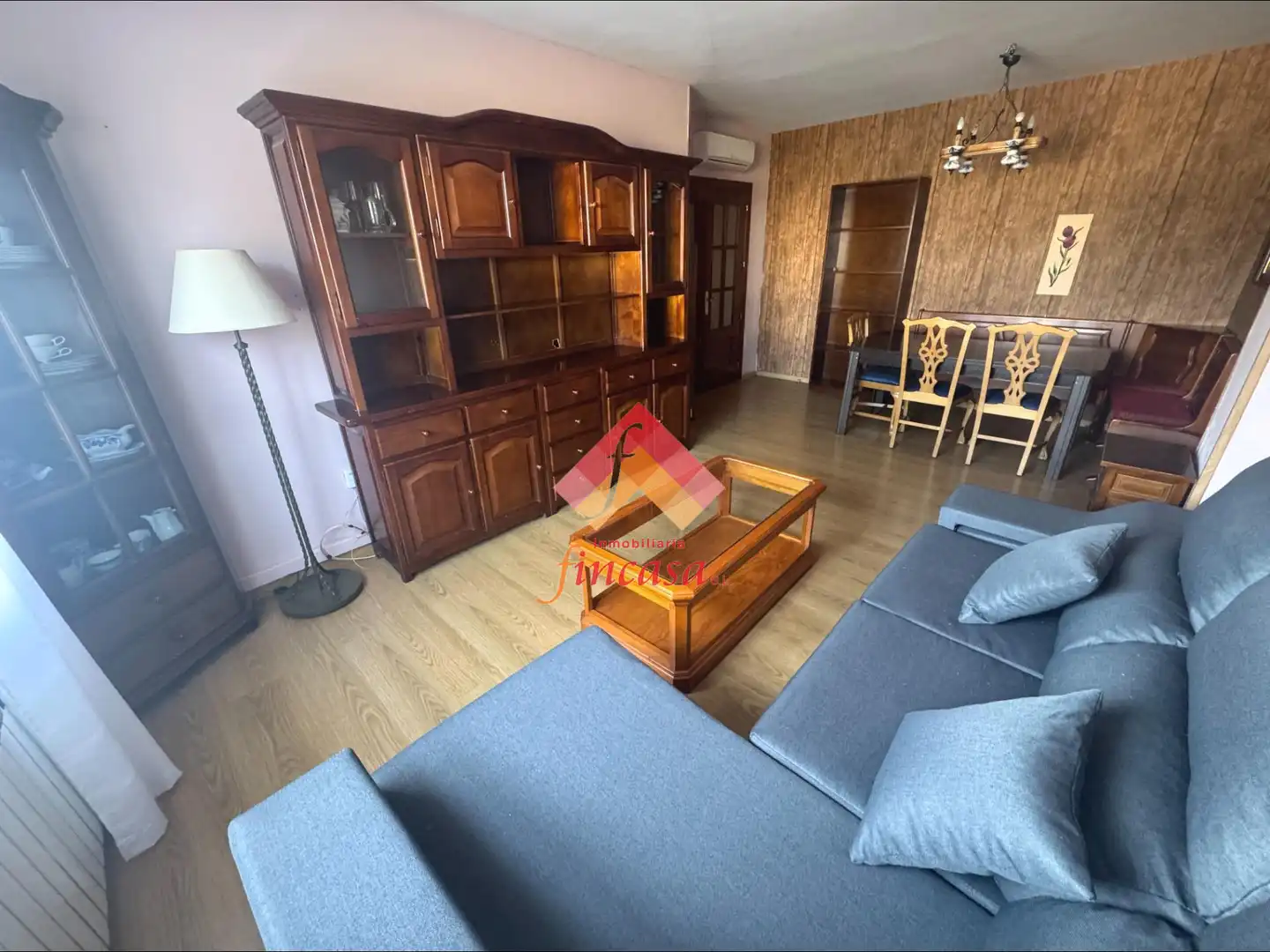 Living room of Flat for sale in Ronda  with Heating, Parquet flooring and Furnished