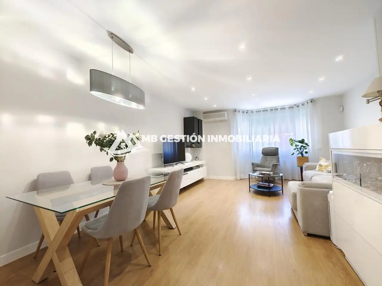 Vista exterior de Piso en venta en Fuenlabrada con Aire acondicionado, Calefacción y Jardín privado