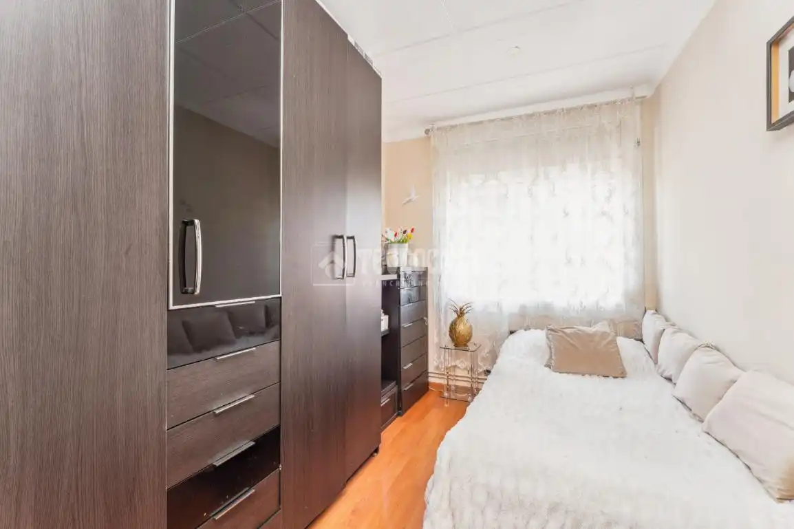 Habitación de Piso en venta en Cornellà de Llobregat con Aire acondicionado, Calefacción y Terraza