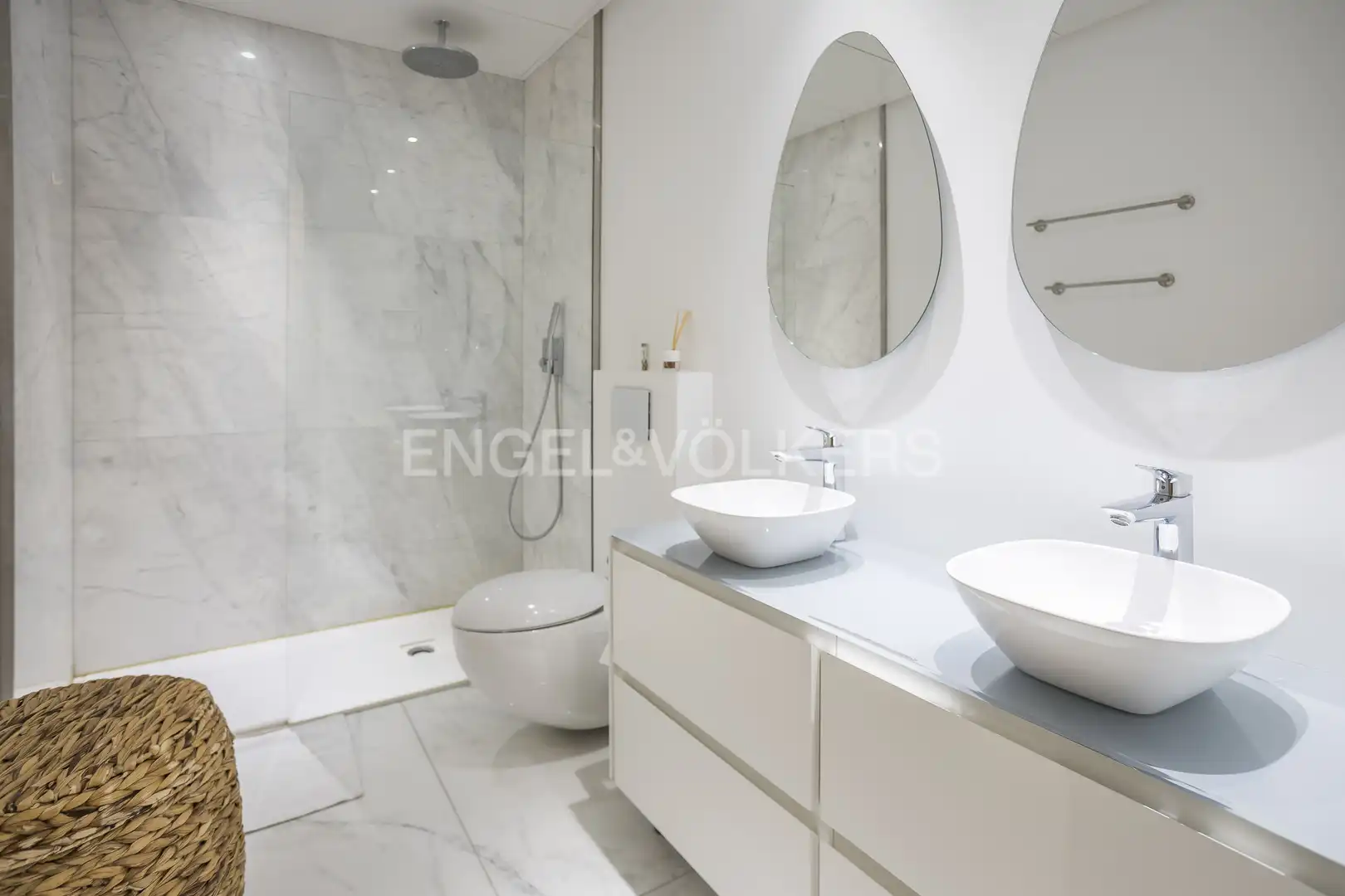 Baño de Dúplex en venta en Madrid con Aire acondicionado, Calefacción y Jardín privado