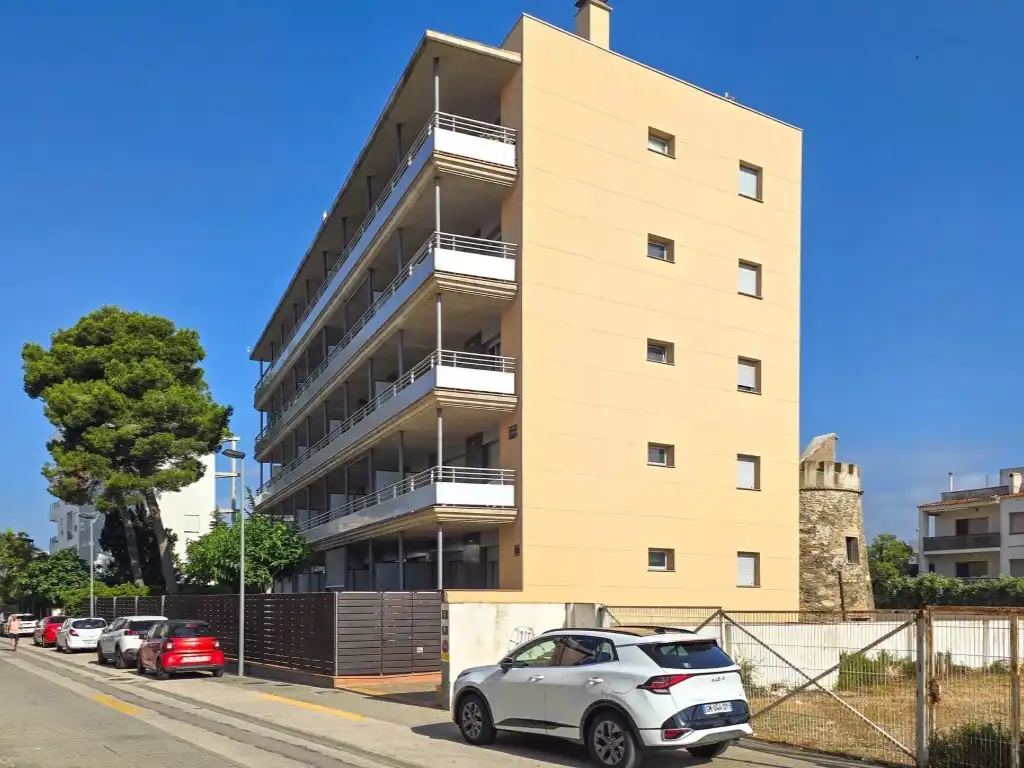 Pis amb jardí en venda a Carrer de Joanot Martorell, 6, Roses, Espanya, imagen 7