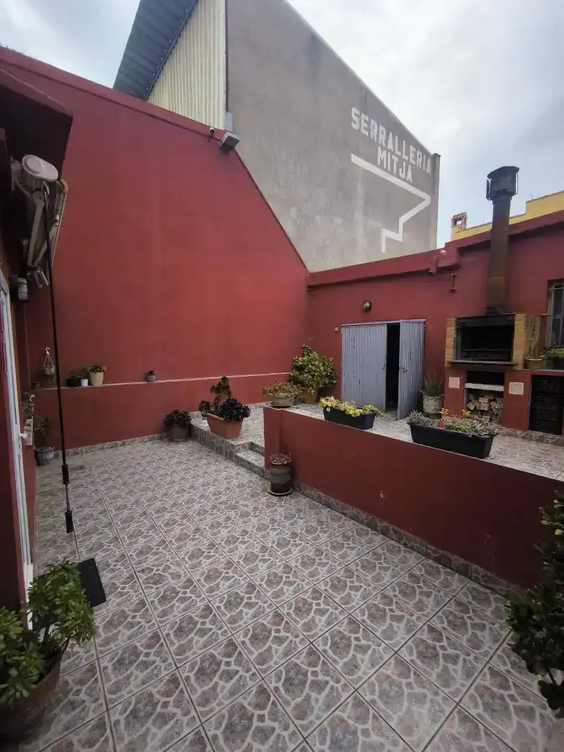 Terraza de Casa adosada en venta en Figueres con Aire acondicionado, Trastero y Horno