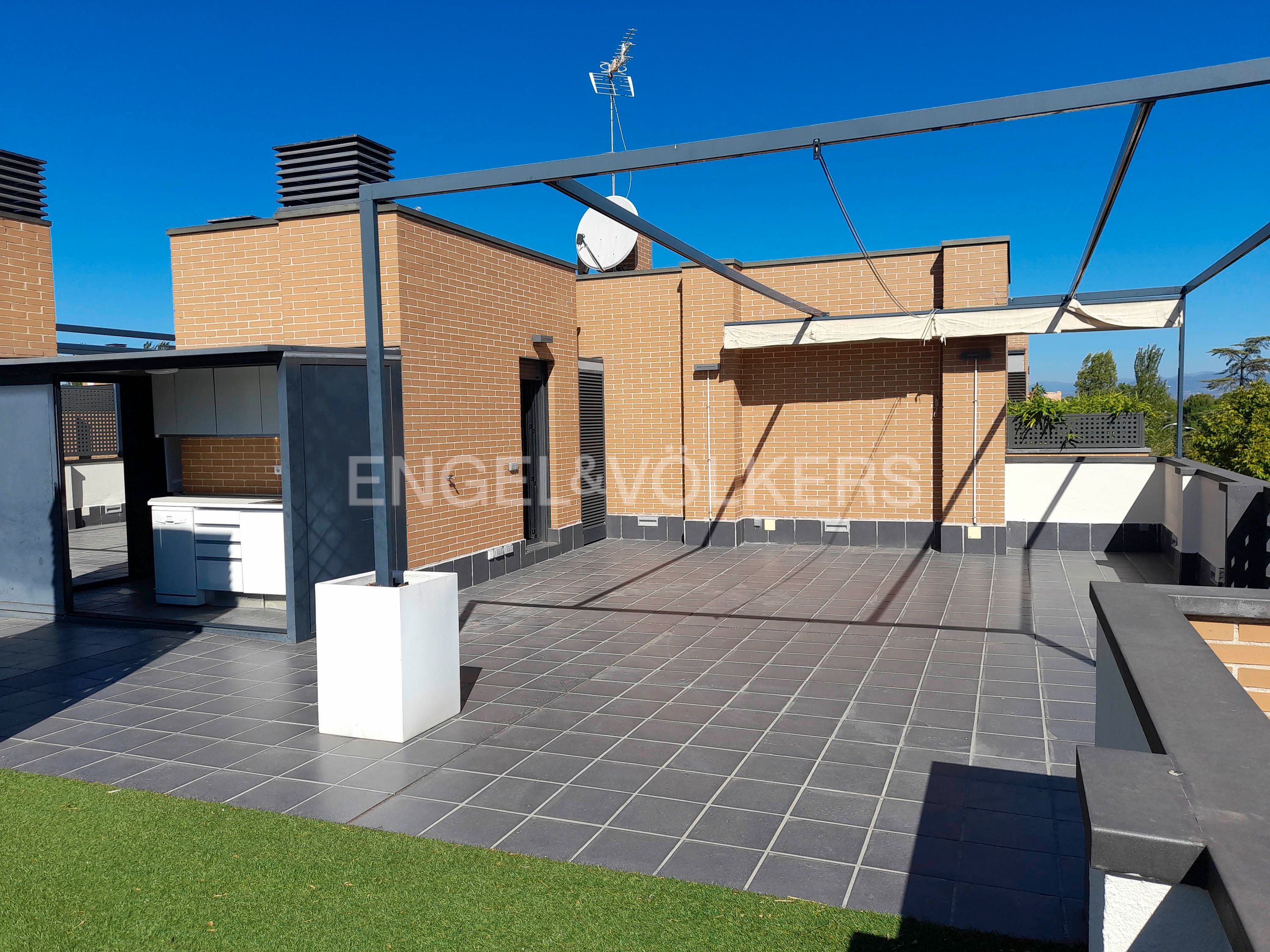Terrace of Attic to rent in  Madrid Capital  with Air Conditioner, Heating and Parquet flooring