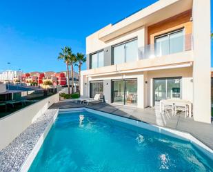 Piscina de Casa o xalet en venda en Torrevieja amb Terrassa, Piscina i Balcó