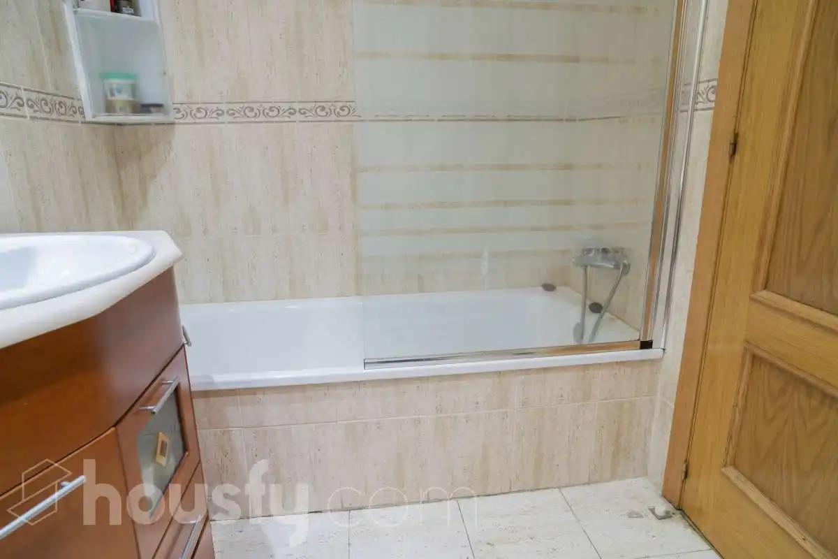 Bathroom of Flat for sale in Arganda del Rey  with Private garden, Terrace and Balcony