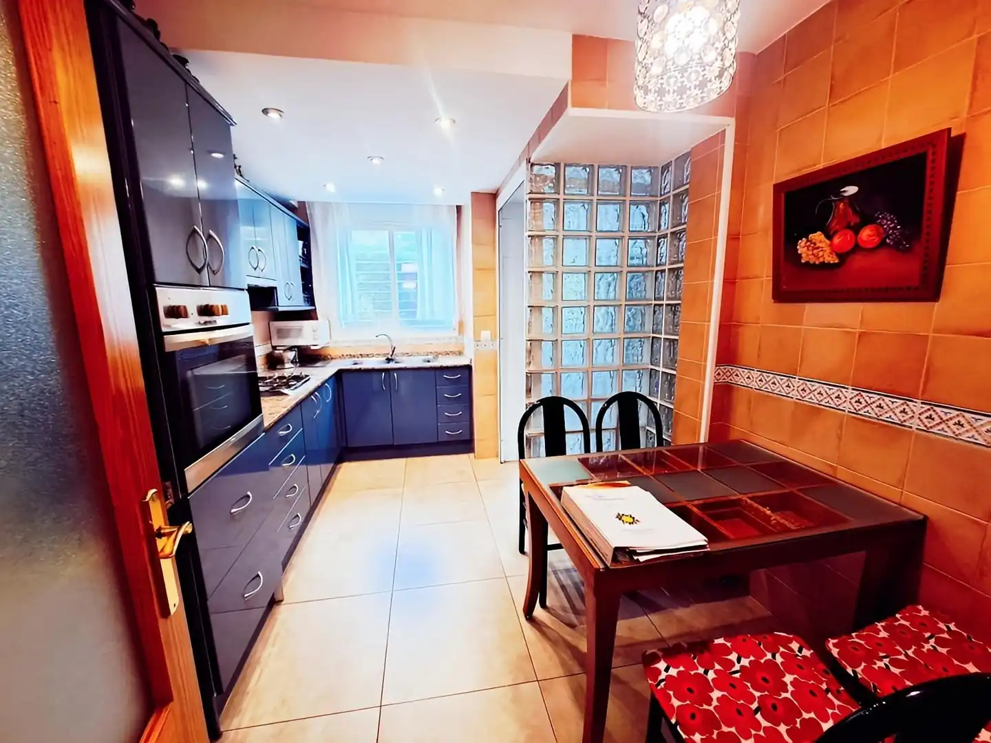 Küche von Erdgeschoss zum Verkauf in Calvià mit Privatgarten, Parkett und Terrasse