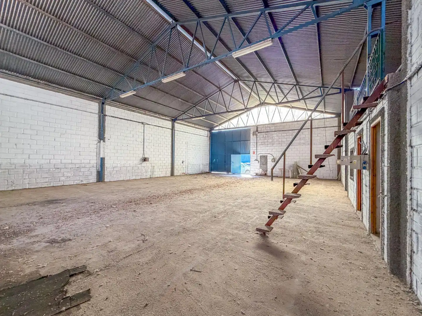 Industrial building for sale in Travesía CAMINO VIEJO 3, imagen 2