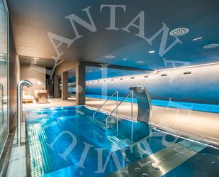 Swimming pool of Flat for sale in  Barcelona Capital  with Air Conditioner, Heating and Parquet flooring