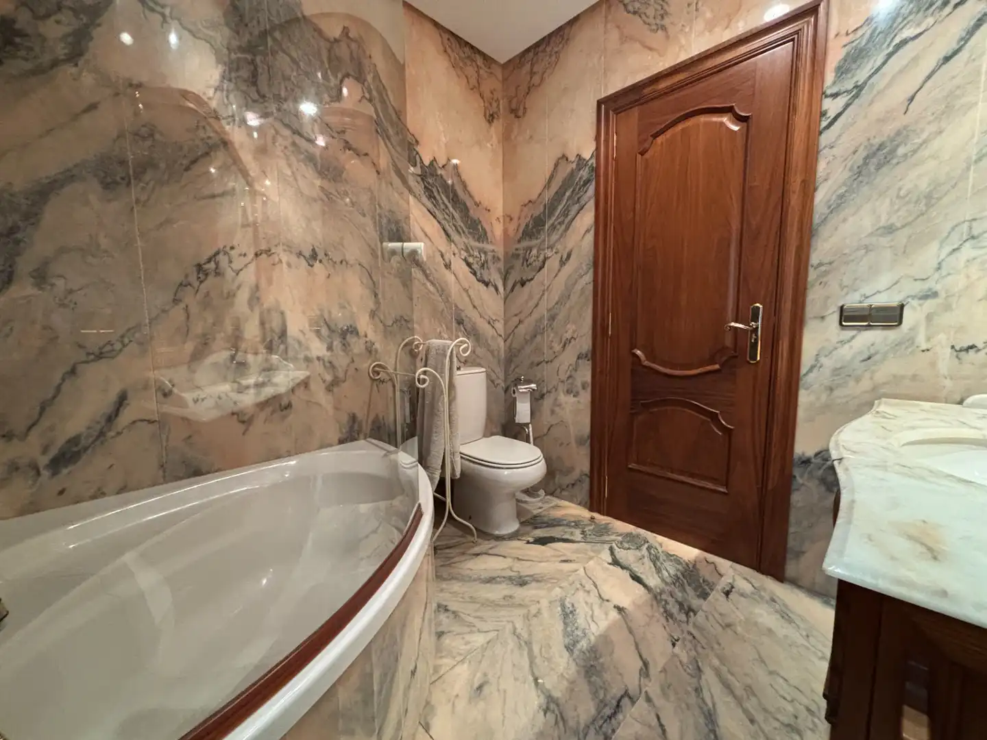 Bathroom of Houses for sale in Castellón de la Plana / Castelló de la Plana  with Heating, Terrace and Storage room