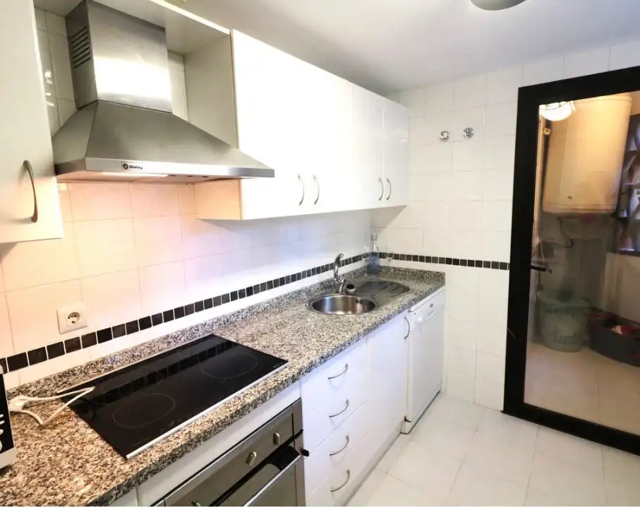 Flat with pool for sale in Selwo, imagen 7