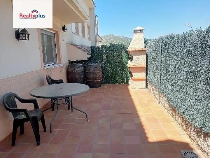 Terraza de Casa adosada en venta en Burgohondo