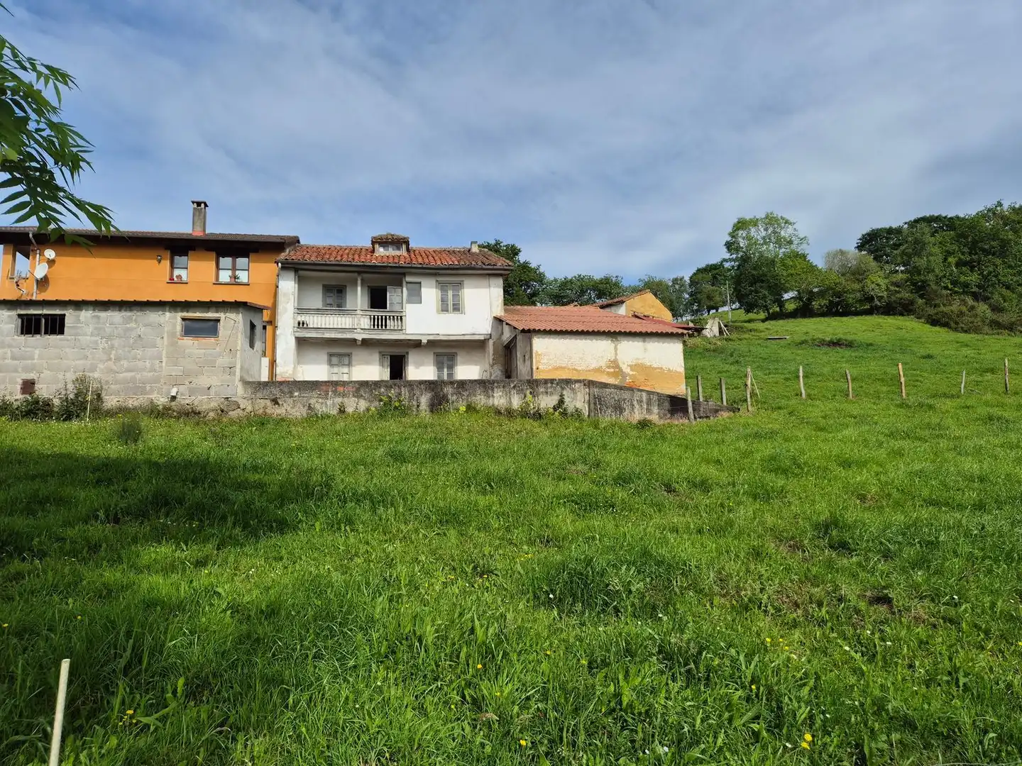 Haus oder Chalet zum Verkauf in Nava mit Abstellraum und Schwimmbad